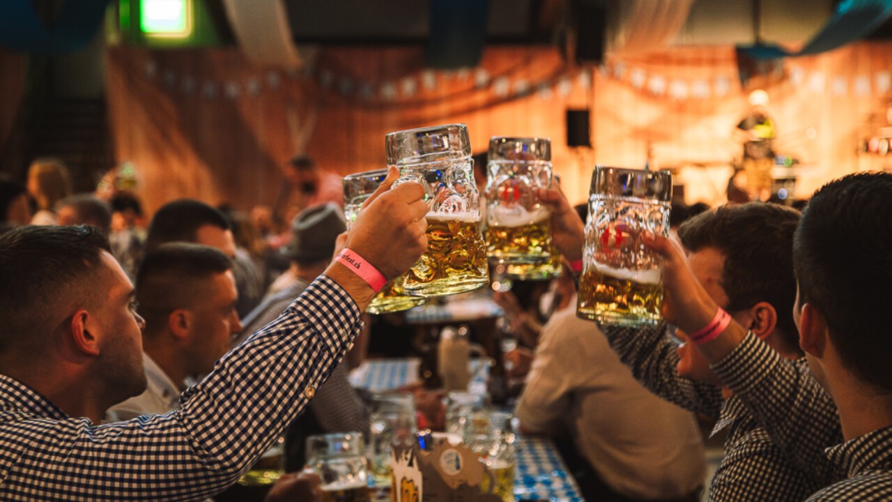 Der Innbegriff des Oktoberfest: frisch gezapftes Bier!