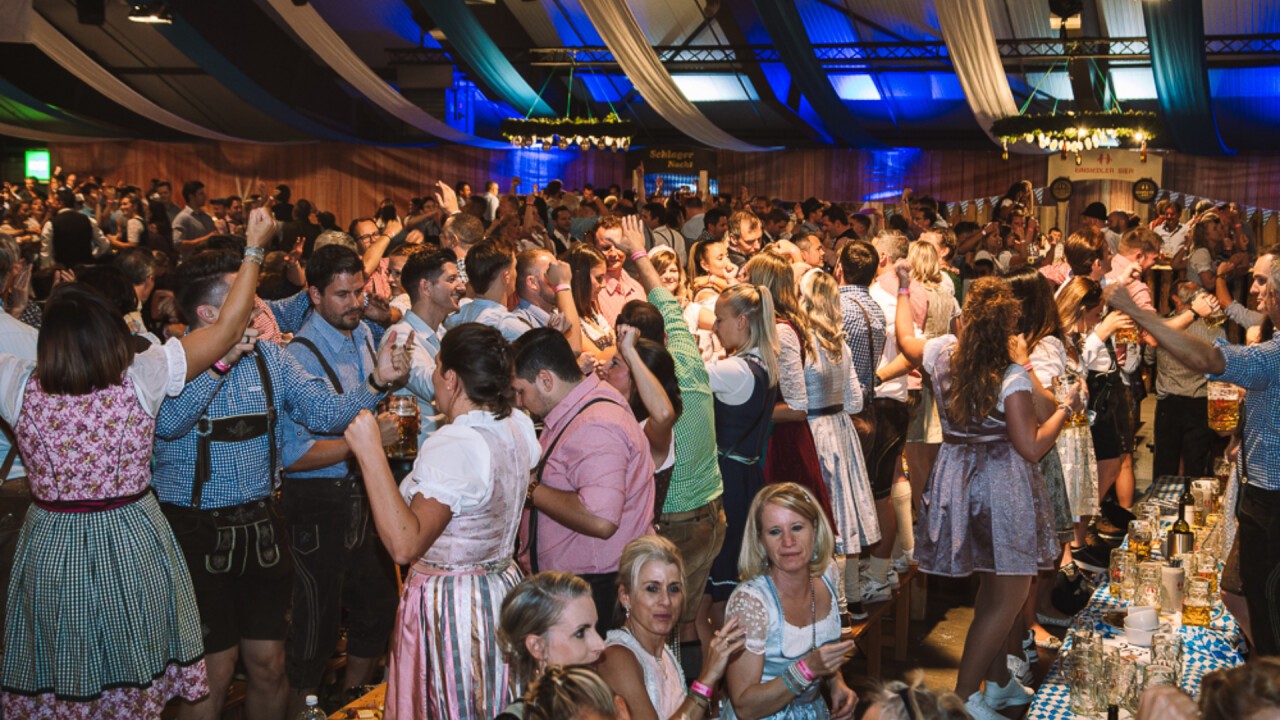 Jetzt für diesen Beitrag applaudieren und Tickets für das Oktoberfest gewinnen.